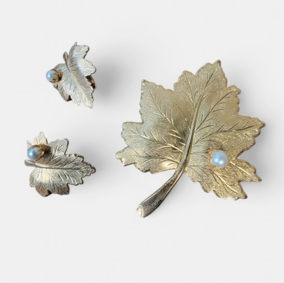 Vintage Sarah Coventry Leaf Pin Brooch & Clip on Earrings Set 1960s 1970s - Picture 14 of 14